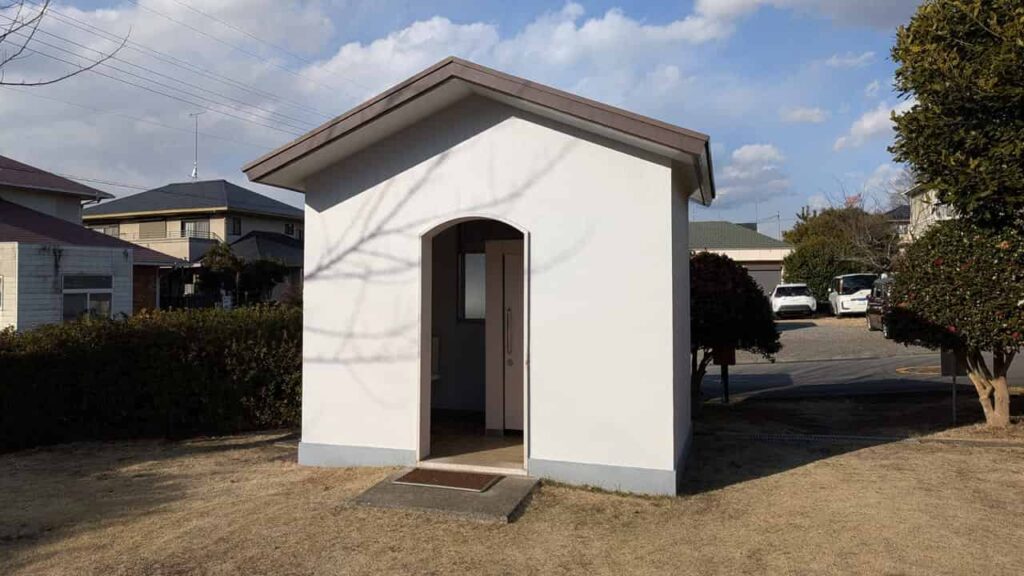 西の山中央公園のトイレ
