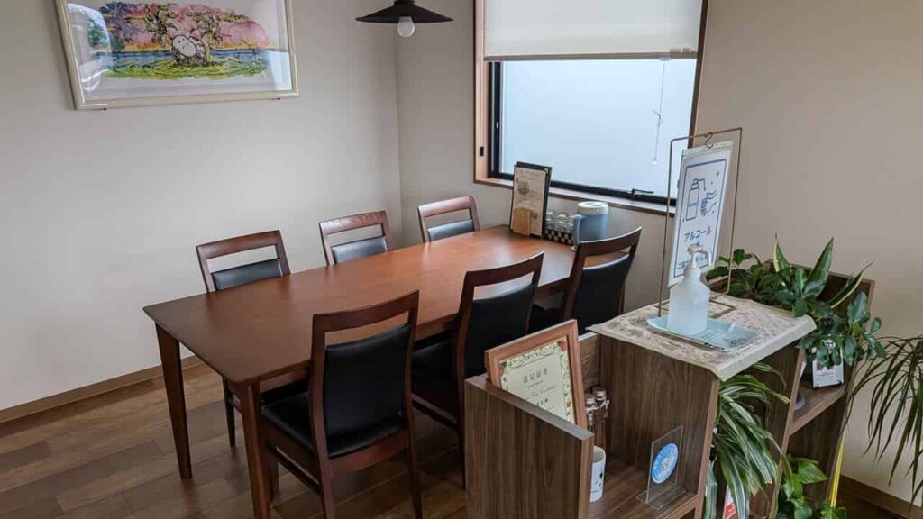 『Mihiro Cafe』の大人数用の座席